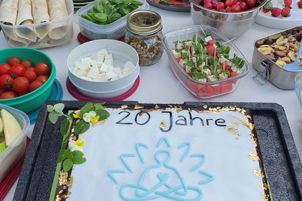 20 Jahre Julias Yogawelt – ein Grund zum Feiern! 5 20 Jahre Julias Yogawelt Yoga Gemeinschaft in Korbach